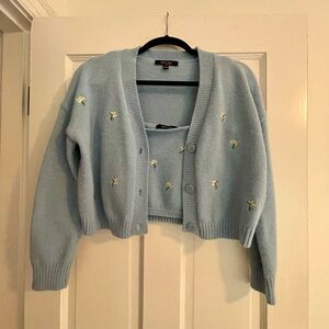 Juniors blue with small flowers sweater set - size small